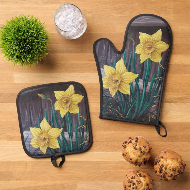 Yellow Daffodils Oven Mitt & Pot Holder Set (Top Down)