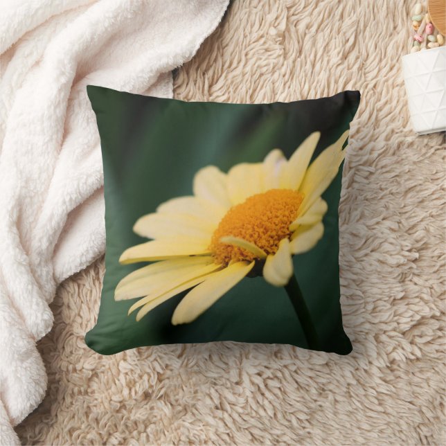 Yellow Daisy Flower Close Up  Cushion (Blanket)