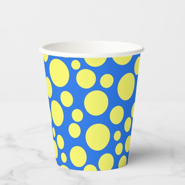 Yellow peas on a sky blue background paper cups (Front)
