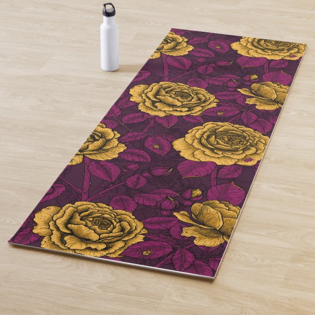 Yellow roses yoga mat (In Situ)