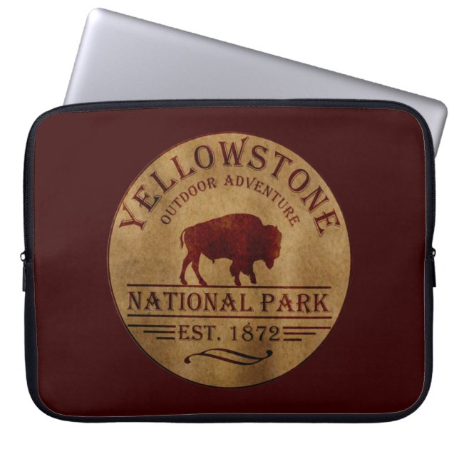 Yellowstone national park laptop sleeve (Front)