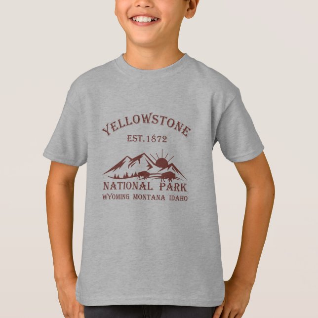 Yellowstone national park T-Shirt (Front)