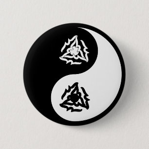Yin and yang sign in black and white 6 cm round badge