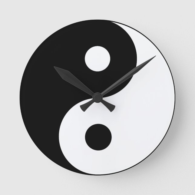 Yin and Yang Symbol Round Clock (Front)