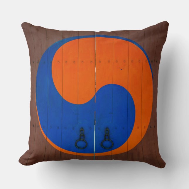 Yin and Yang symbol, South Korea Cushion (Front)