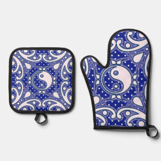 Yin Yang Oven Mitt & Pot Holder Set