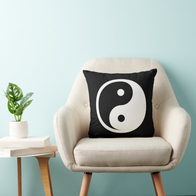 Yin Yang Symbol - solid tattoo design 2 Cushion (Chair)