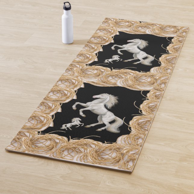 Yoga Mats Horse (In Situ)