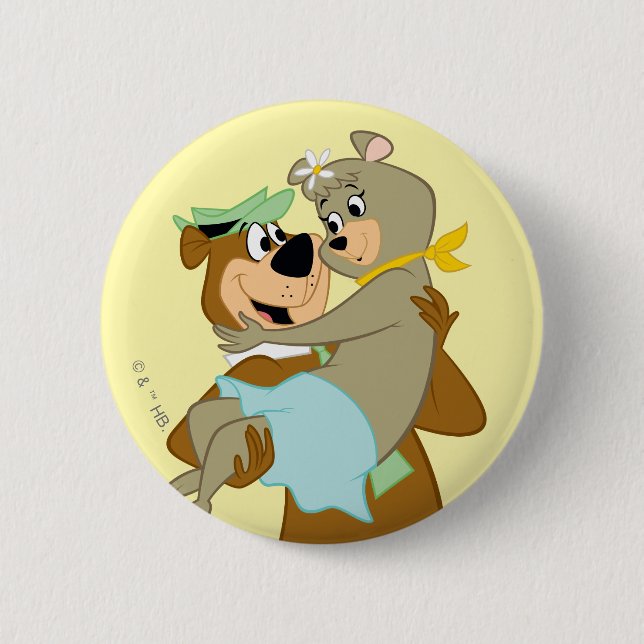 Yogi Bear Carrying Cindy Bear 6 Cm Round Badge (Front)