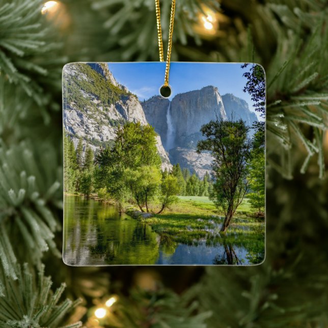 Yosemite Scenery Christmas Ceramic Ornament (Tree)