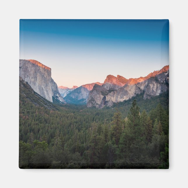 Yosemite Valley, California Magnet (Front)