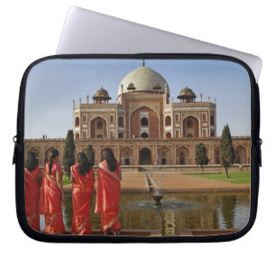 Young Indian ladies and Humayun's Tomb, Delhi, Laptop Sleeve