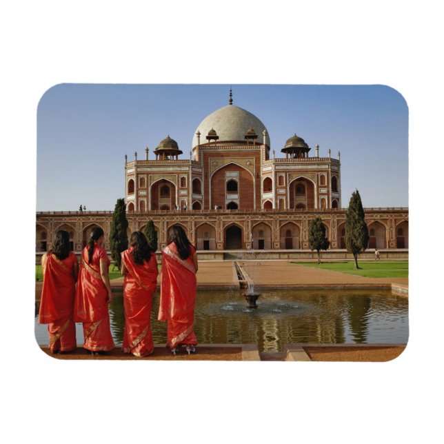 Young Indian ladies and Humayun's Tomb, Delhi, Magnet (Horizontal)