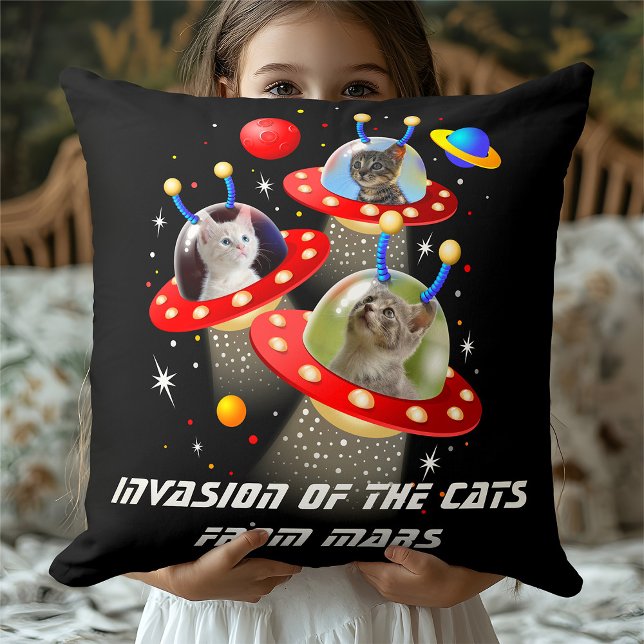 Your Cats Funny Sci-Fi Flying Saucer Space Alien Cushion (Creator Uploaded)
