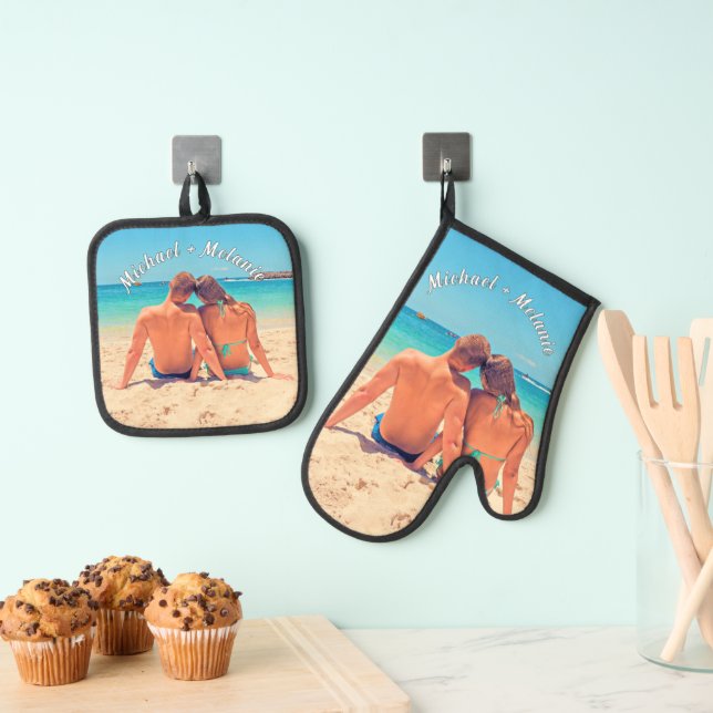 Your Favourite Photo and Custom Name Personalised Oven Mitt & Pot Holder Set (Insitu(Hanging))