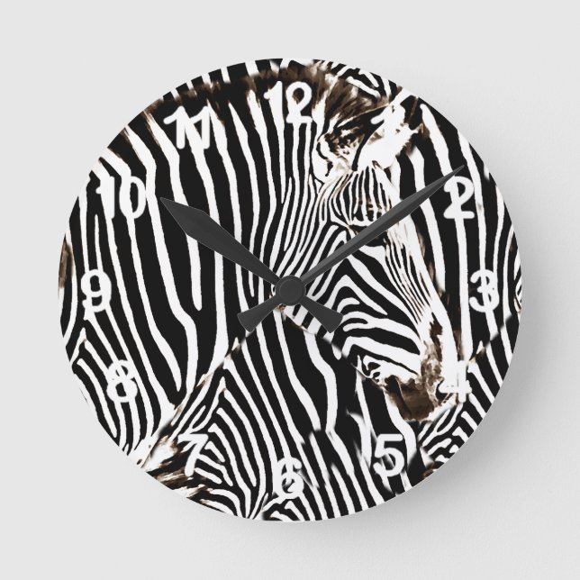 Zebras love_ round clock (Front)