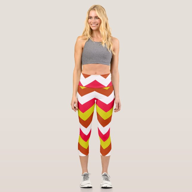 ZIGZAG PATTERN. CAPRI LEGGINGS (Front)