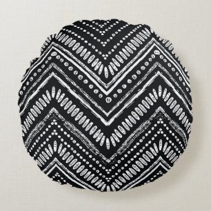 Zigzag Stripes: Hand Drawn Ethnic Round Cushion