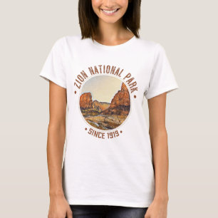 Zion National Park Utah USA Outdoors Distressed T-Shirt