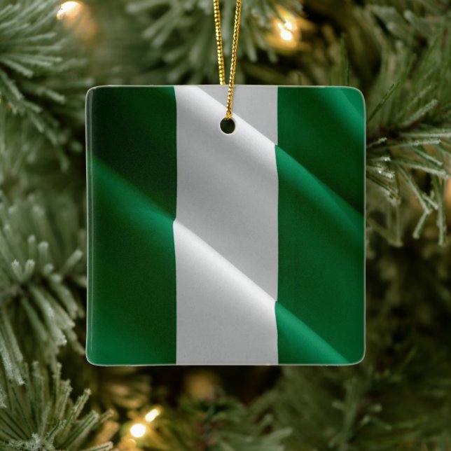 zNG002 NIGERIA, Waving Flag, Africa, Ceramic Ornament (Tree)