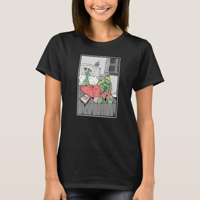 Zombie Love graphic T-Shirt (Front)