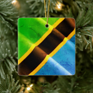 zTZ002 TANZANIA, Waving Flag, Africa, Ceramic Ornament
